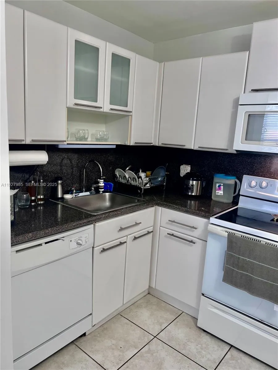 2016 Bay Dr # 203, Miami Beach FL 33141