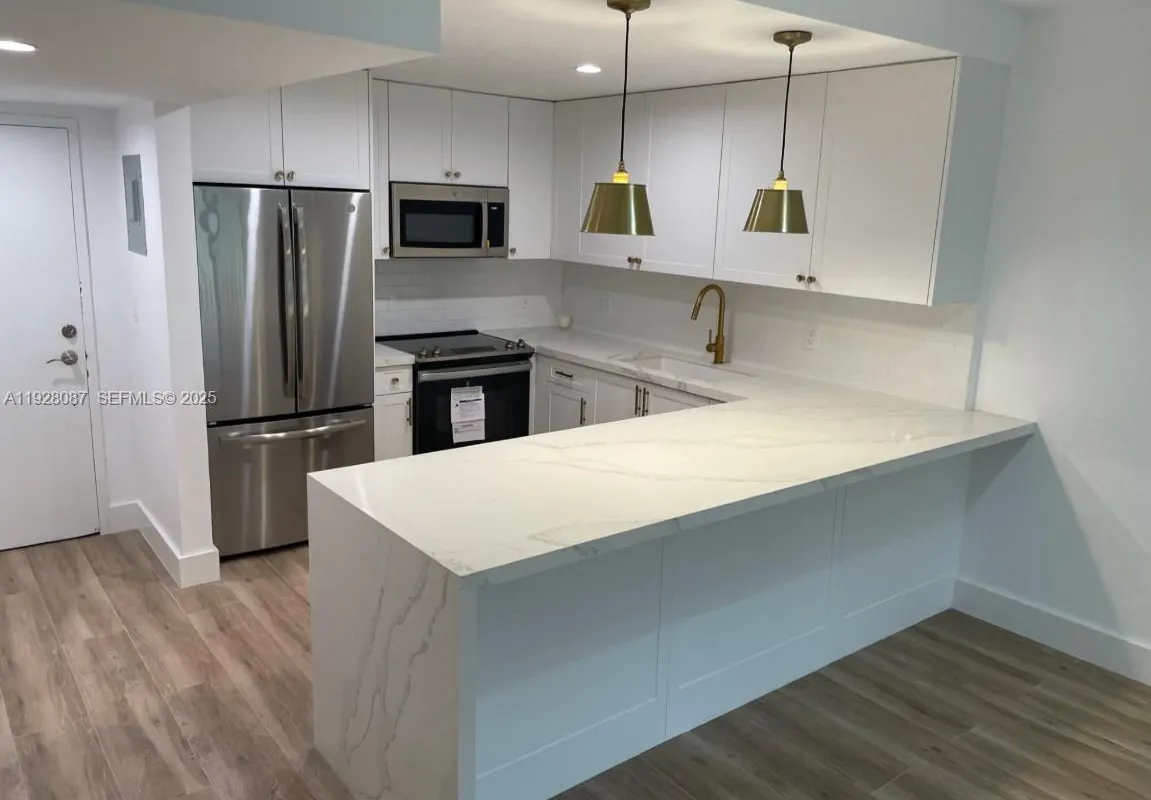 100 Edgewater Dr # 101, Coral Gables FL 33133