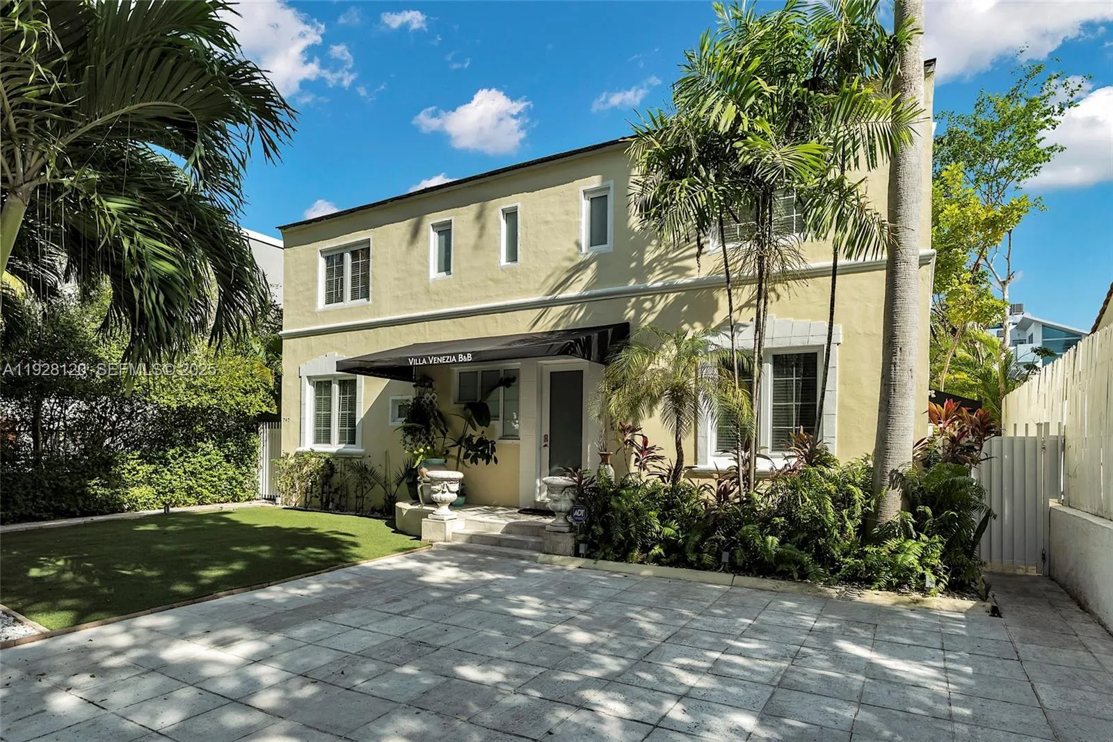11 bedroom 9 bath for sale at 745-747 Lenox Ave., Miami Beach FL 33139