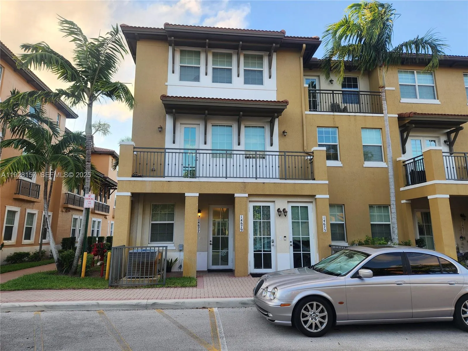 2 bedroom 2 bath for sale at 14677 SW 9th St # 1802, Pembroke Pines FL 33027