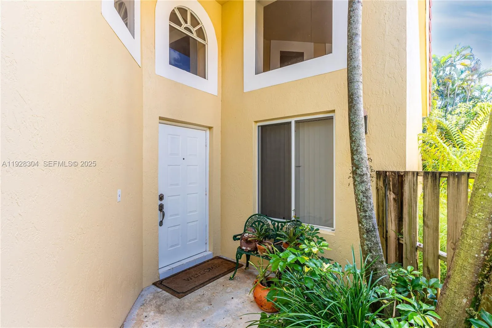 10132 NW 4th, Plantation FL 33324