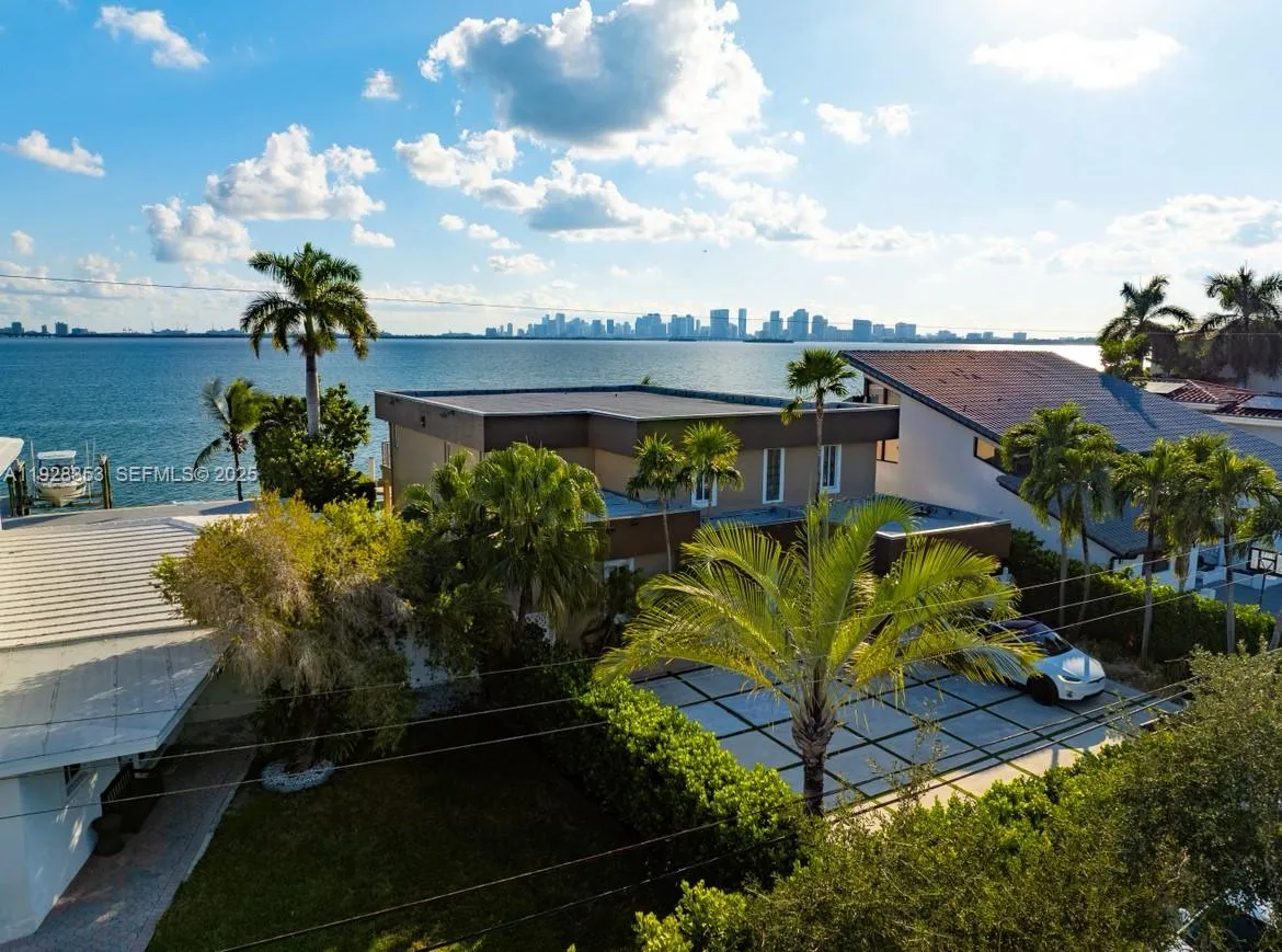 1500 S Treasure Dr, North Bay Village FL 33141