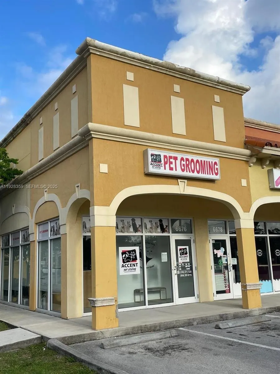 6676 Sterling Rd, Davie FL 33024