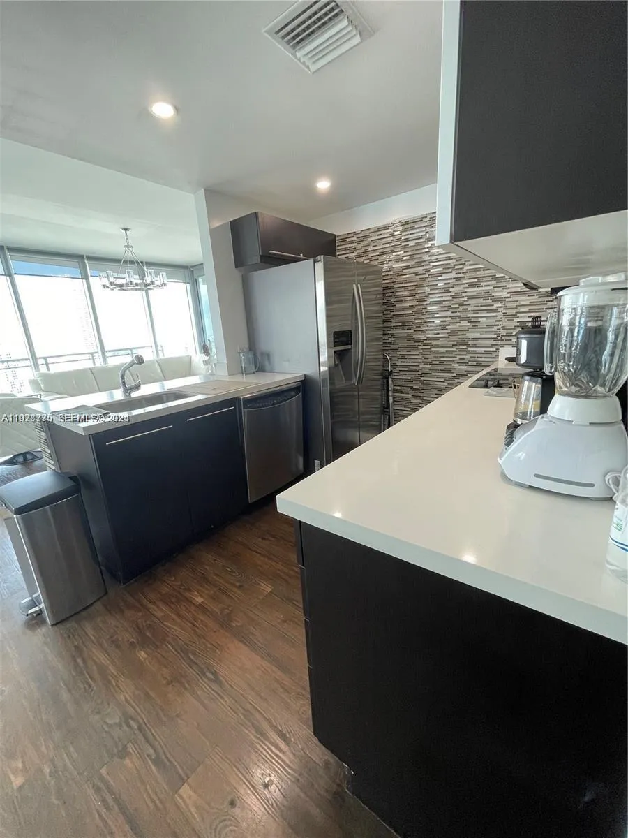 90 SW 3rd St # 4404, Miami FL 33130