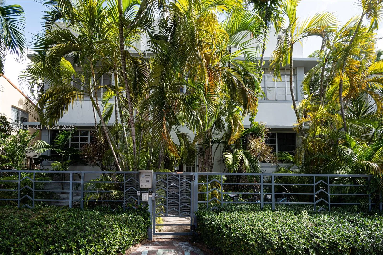 1 bedroom 1 bath for sale at 1611 Euclid Ave # 1, Miami Beach FL 33139