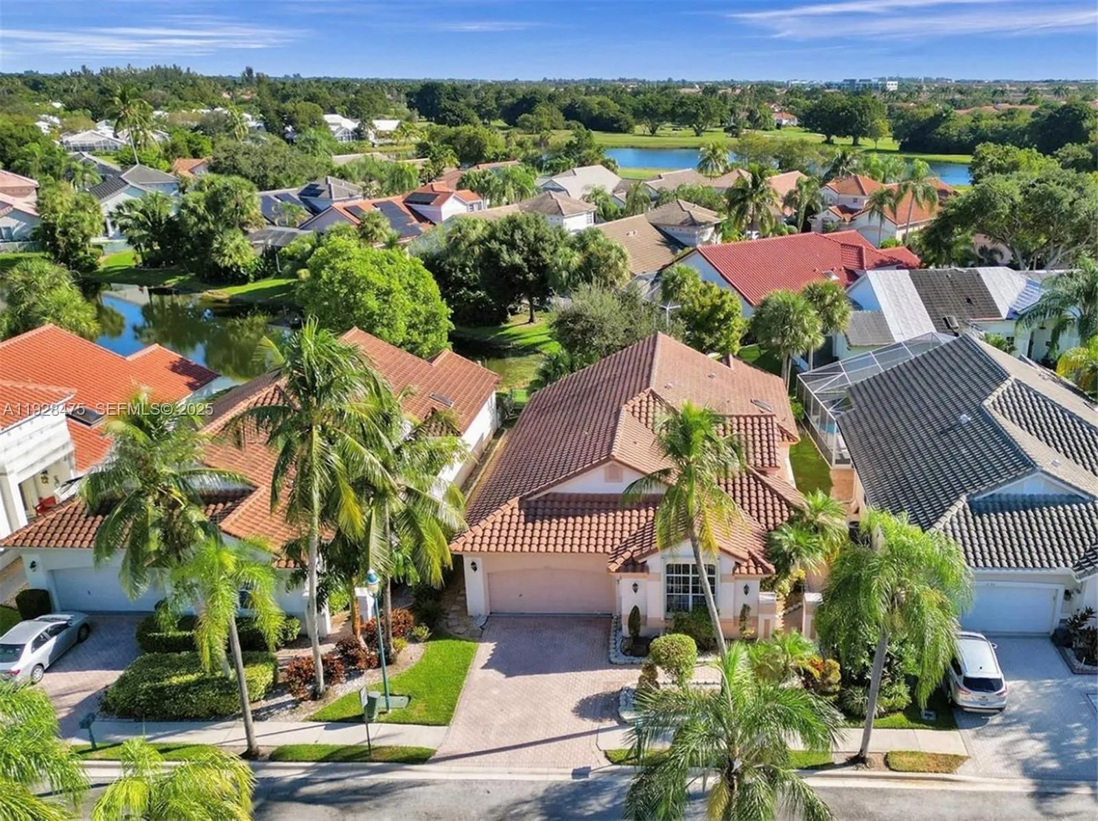 1525 W Lacosta Dr W, Pembroke Pines FL 33027