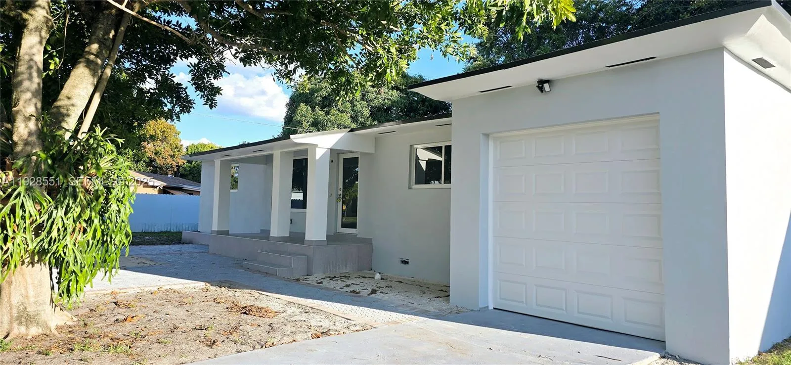 2530 NW 111th St, Miami FL 33167