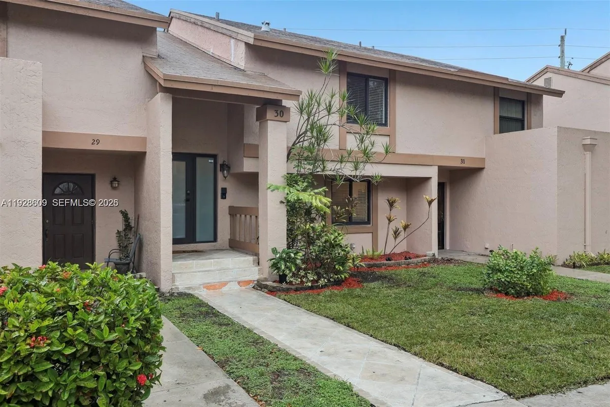 30 Chestnut Cir, Cooper City FL 33026