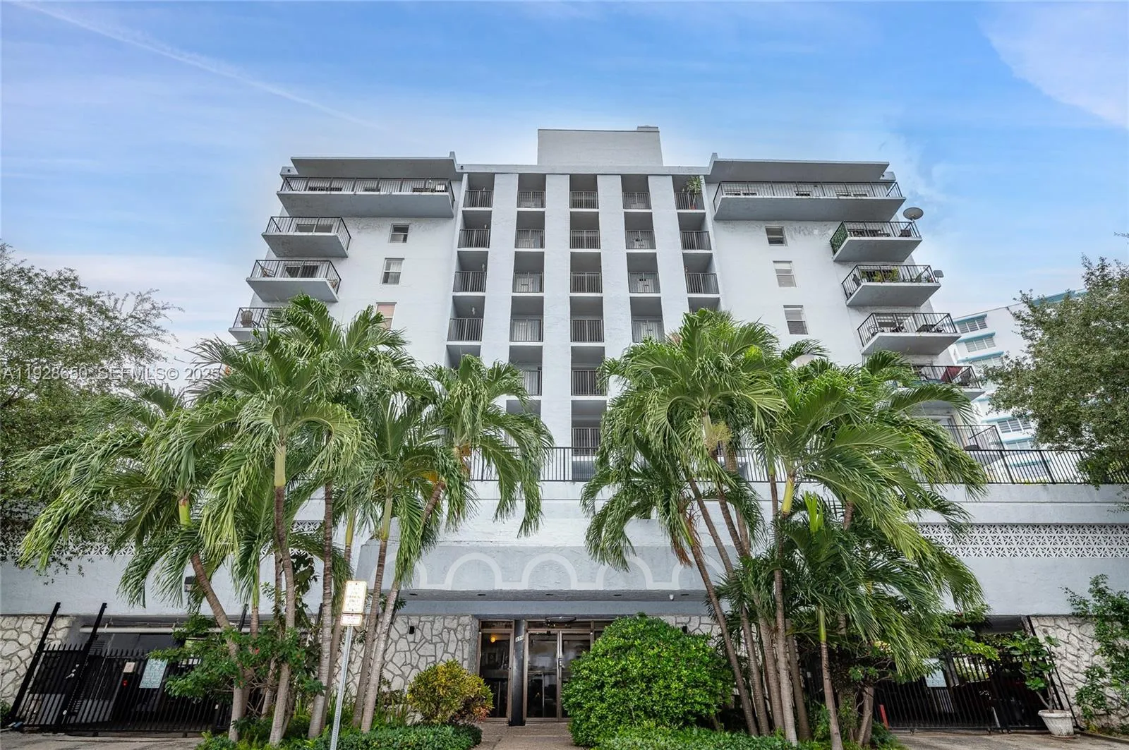 1 bedroom 1 bath for sale at 899 West Ave # 7E, Miami Beach FL 33139