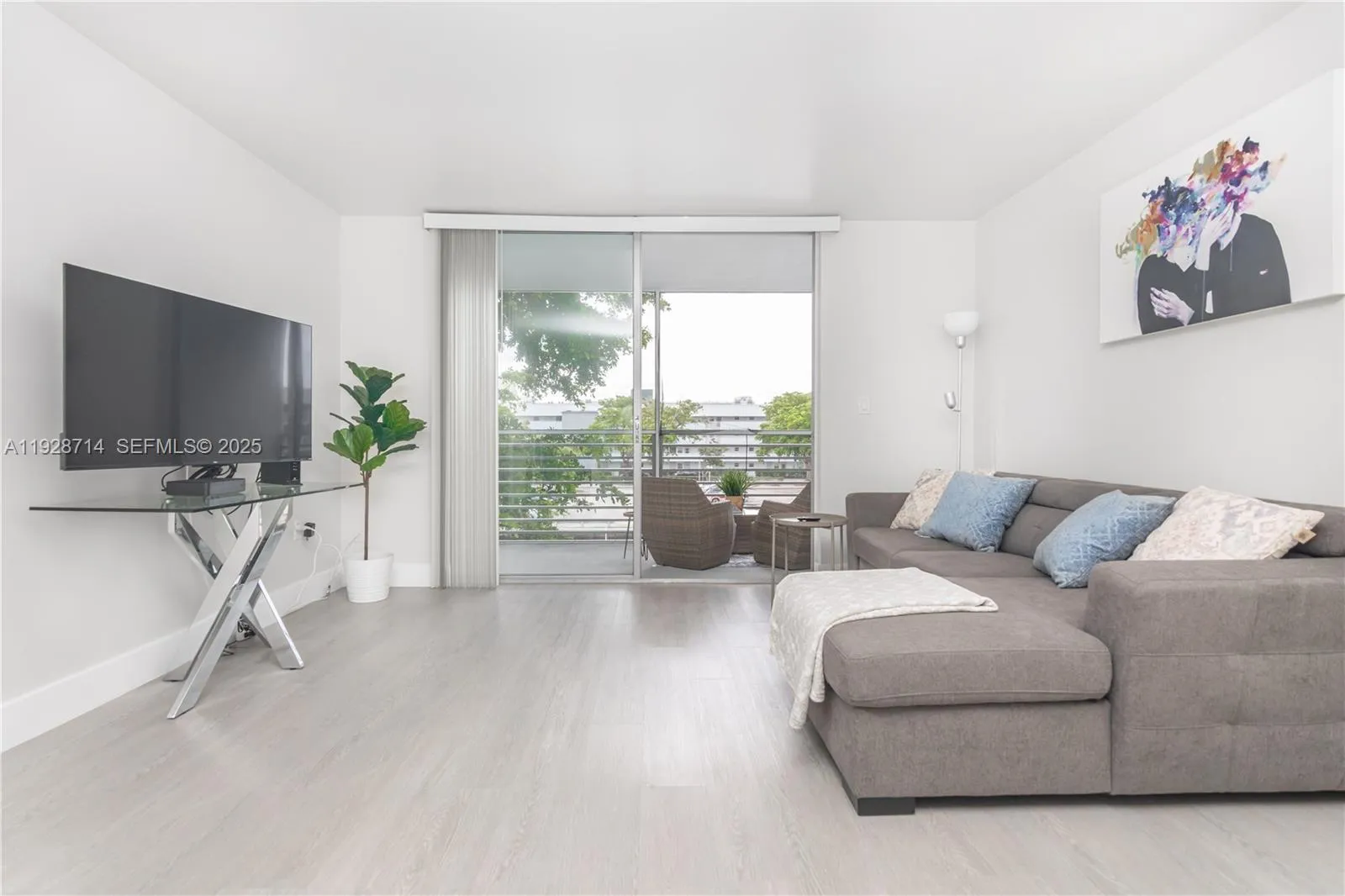 3600 NE 170th St # 308, North Miami Beach FL 33160