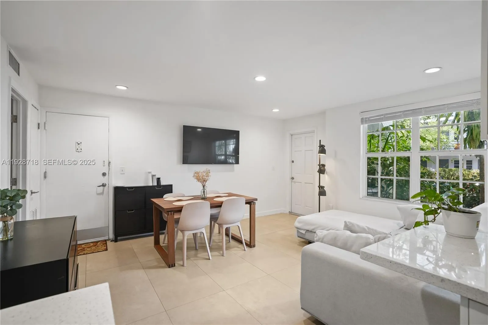 940 7th St # 940B, Miami Beach FL 33139
