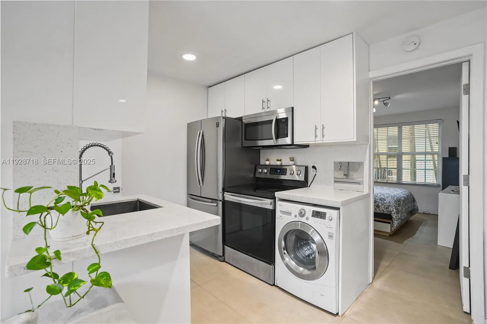 940 7th St # 940B, Miami Beach FL 33139
