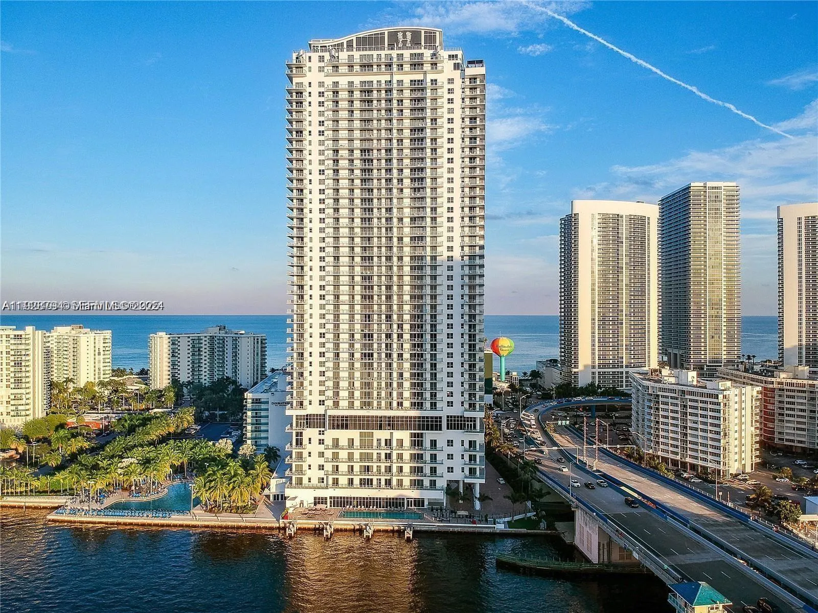 2 bedroom 2 bath for sale at 4010 S Ocean Dr # R3105, Hollywood FL 33019
