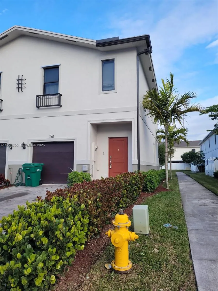 3 bedroom 2 bath for sale at 1161 SW 8th Ave, Florida City FL 33034