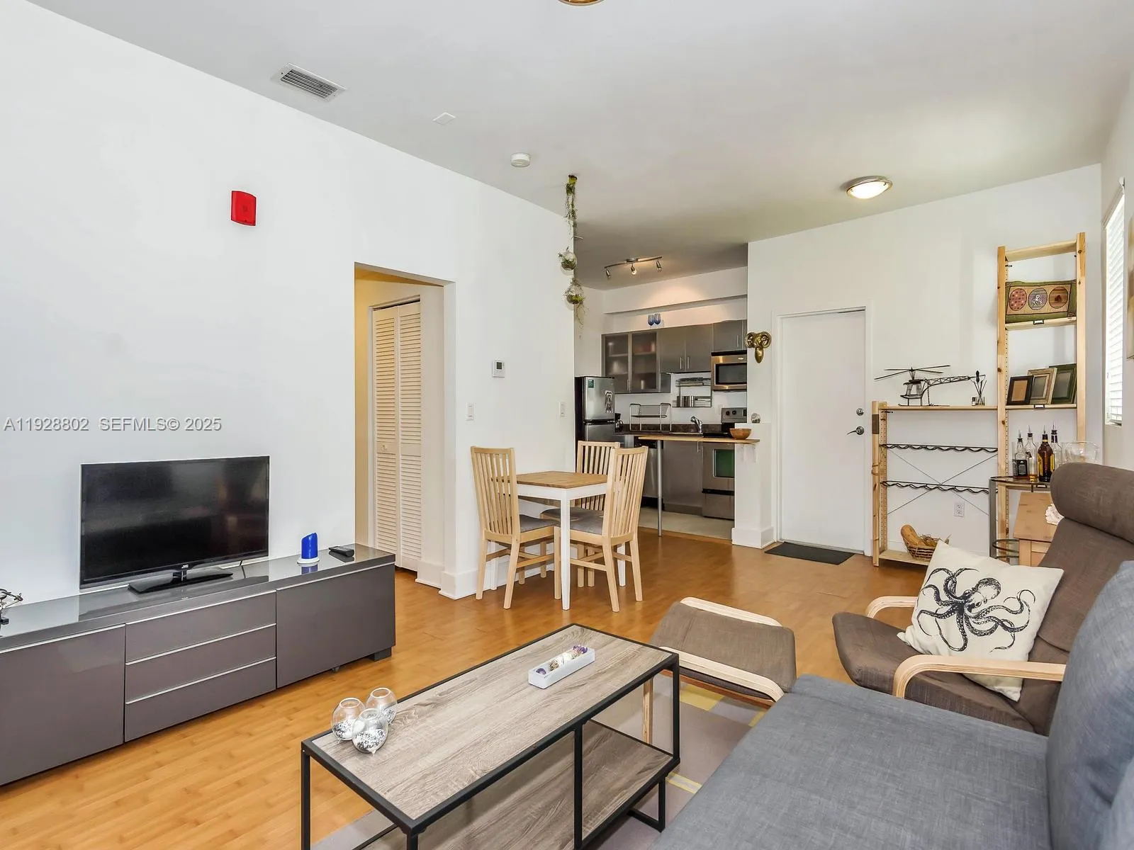 1000 Meridian Ave # 15, Miami Beach FL 33139