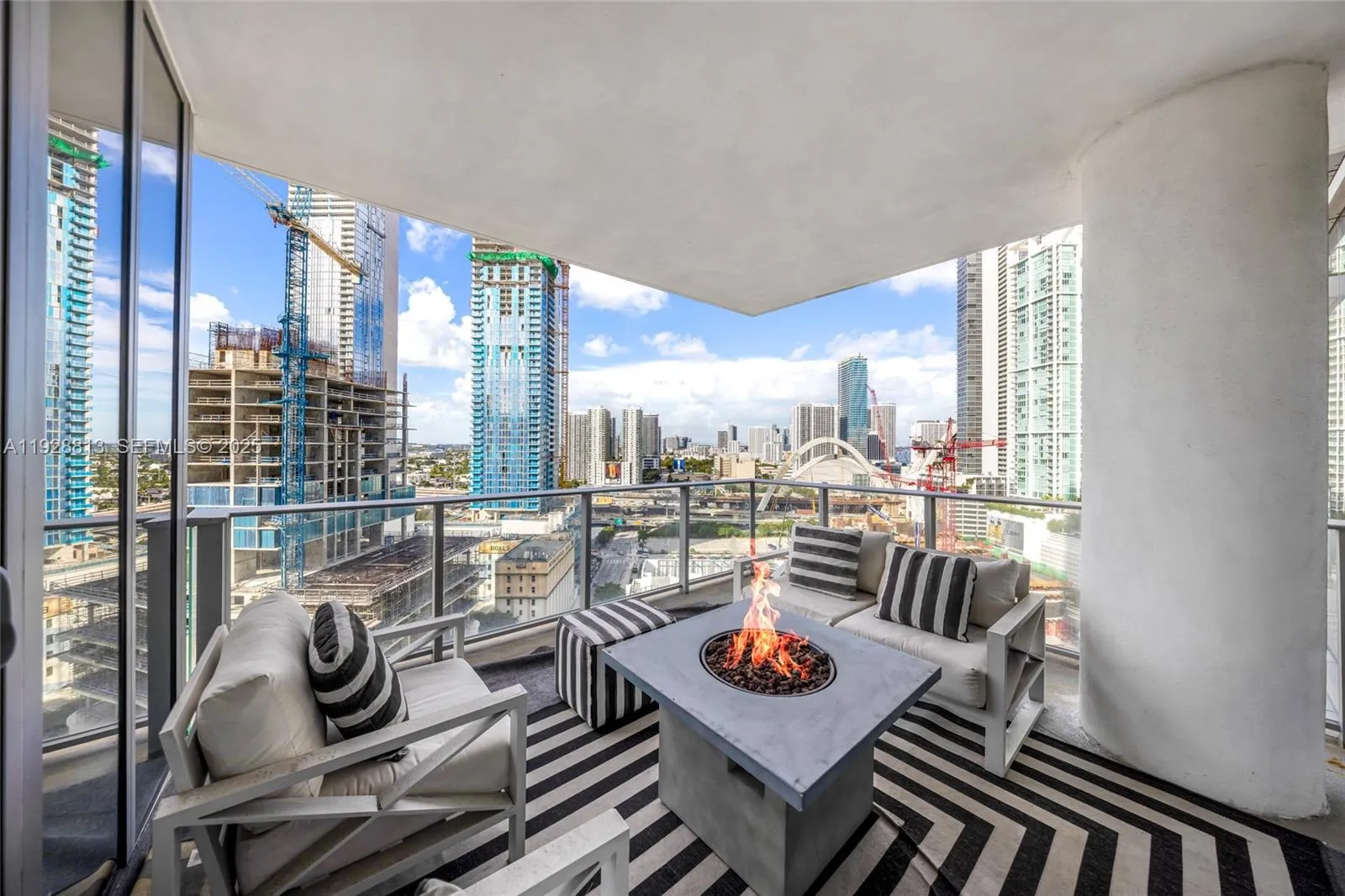 851 NE 1st Ave # 1700, Miami FL 33132