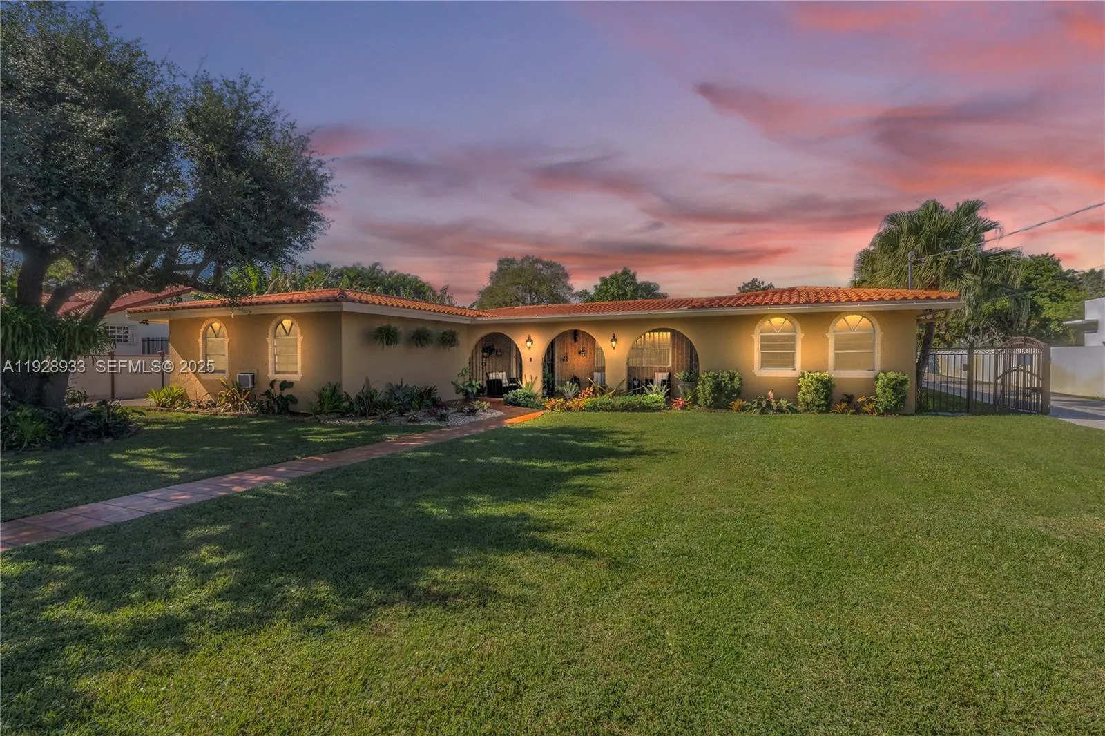 5 bedroom 3 bath for sale at 50 SW 130th Ave, Miami FL 33184