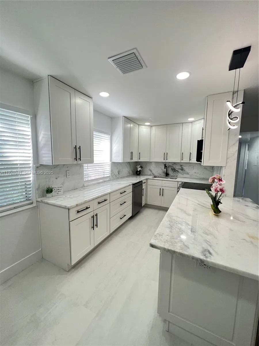 708 Normandy O # 708, Delray Beach FL 33484