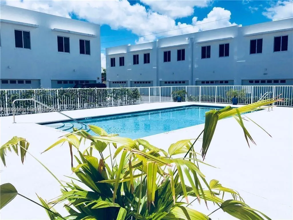 2 bedroom 2 bath for sale at 2651 NE 212th Ter # 400, Miami FL 33180