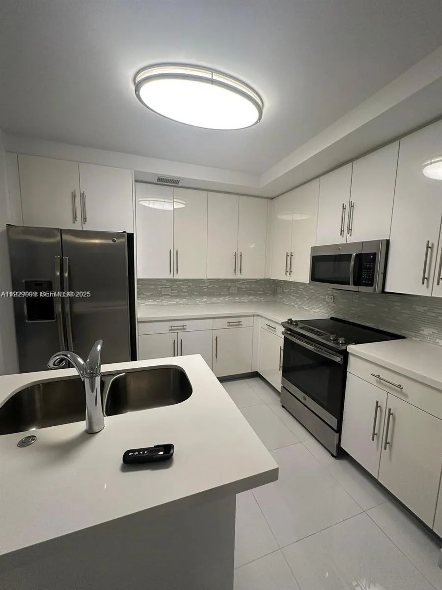 2651 NE 212th Ter # 400, Miami FL 33180