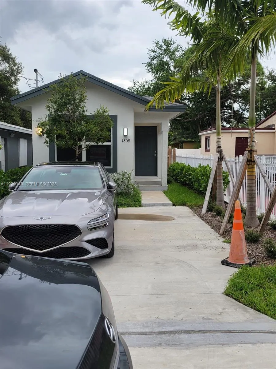 1809 NW 8th Pl, Fort Lauderdale FL 33311