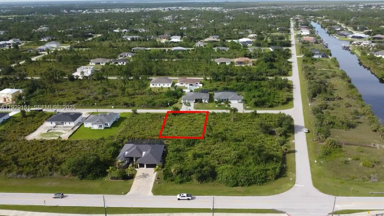 for sale at 13581 Jeronimo Ln, Port Charlotte FL 33981
