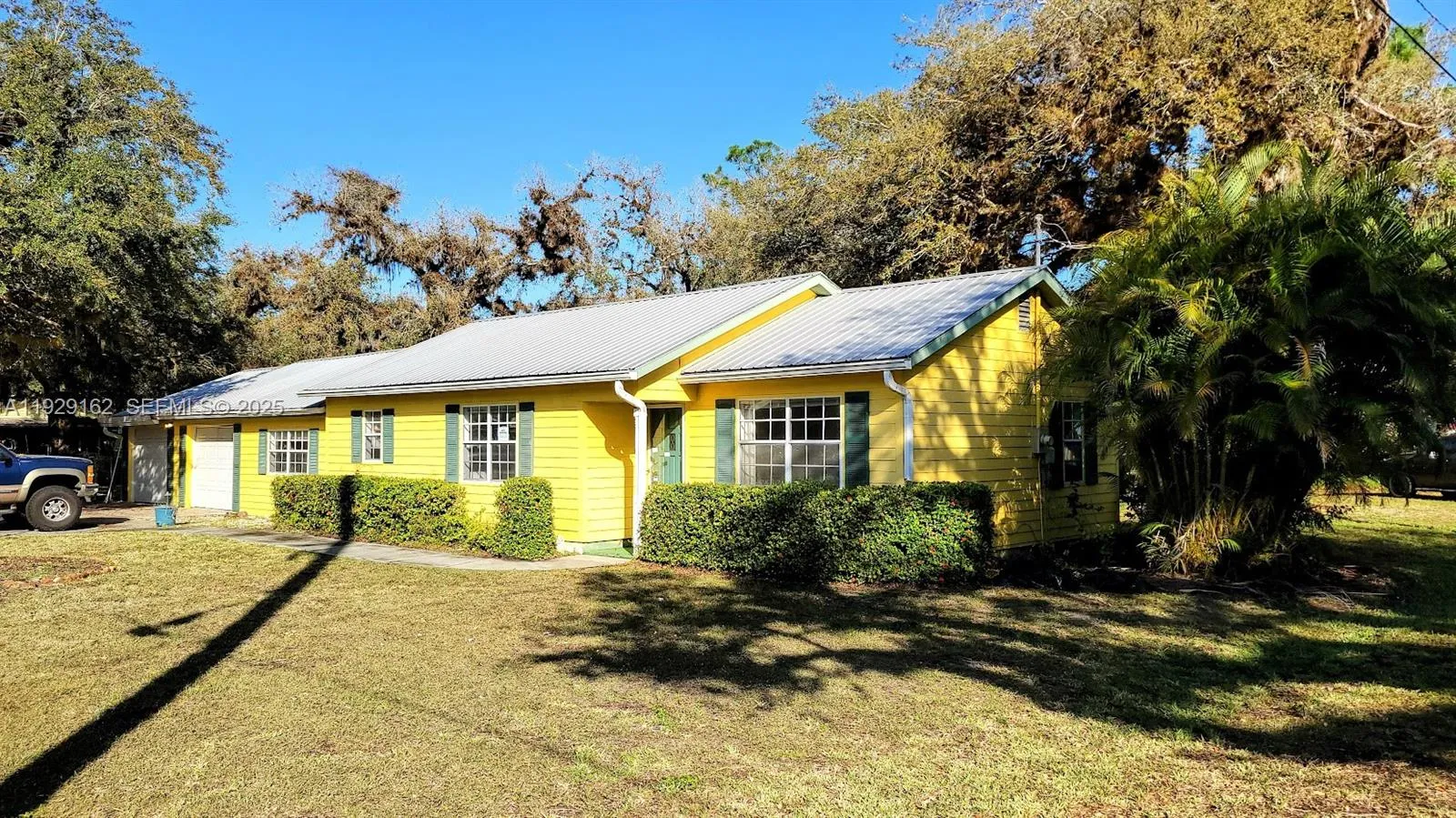 2 bedroom 2 bath Residential for sale at 260 Fraser Ave, La Belle FL 33935