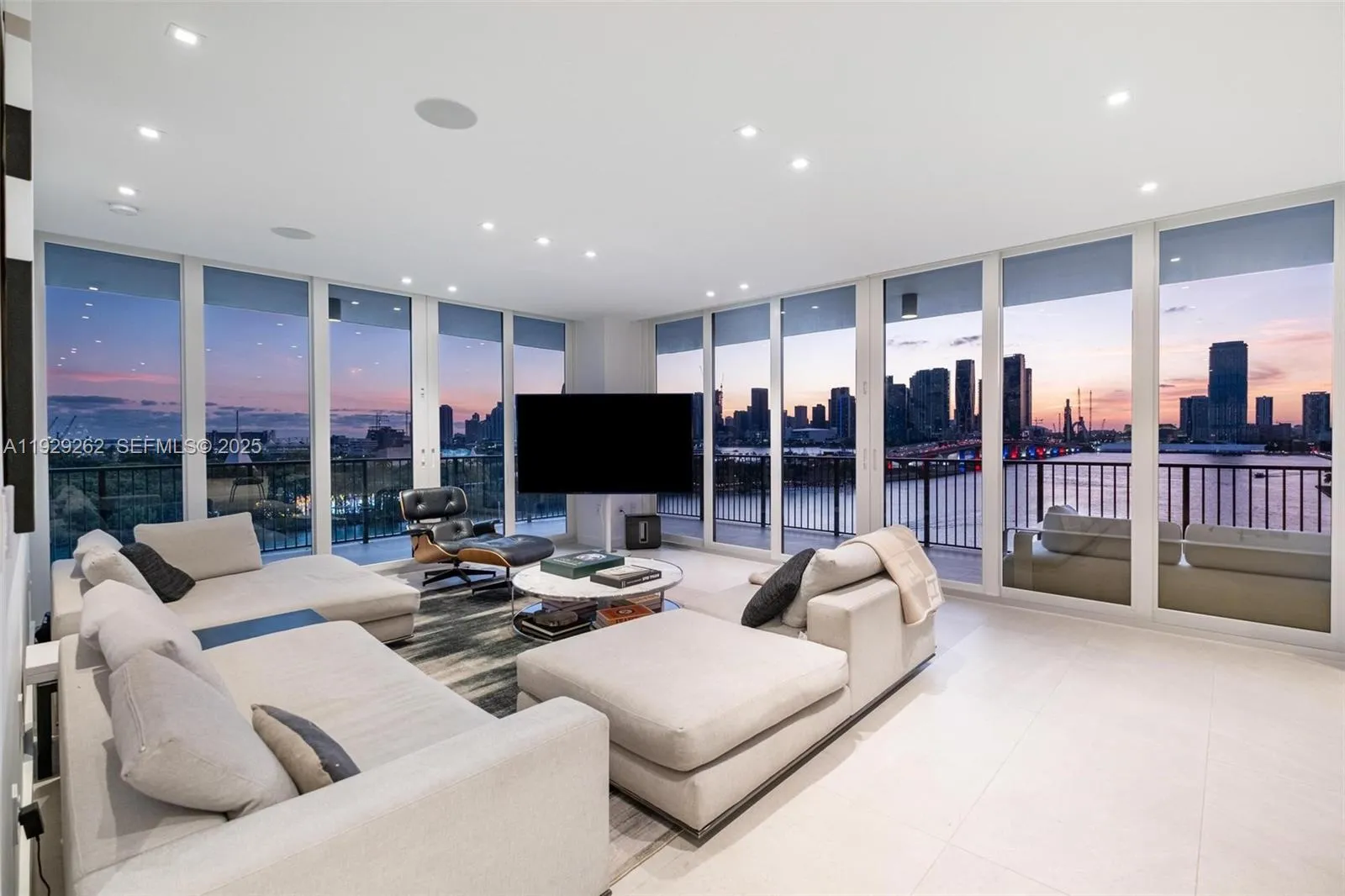 1000 Venetian Way # 1004, Miami FL 33139