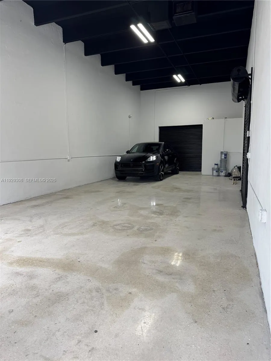 670 NW 23rd St, Miami FL 33127