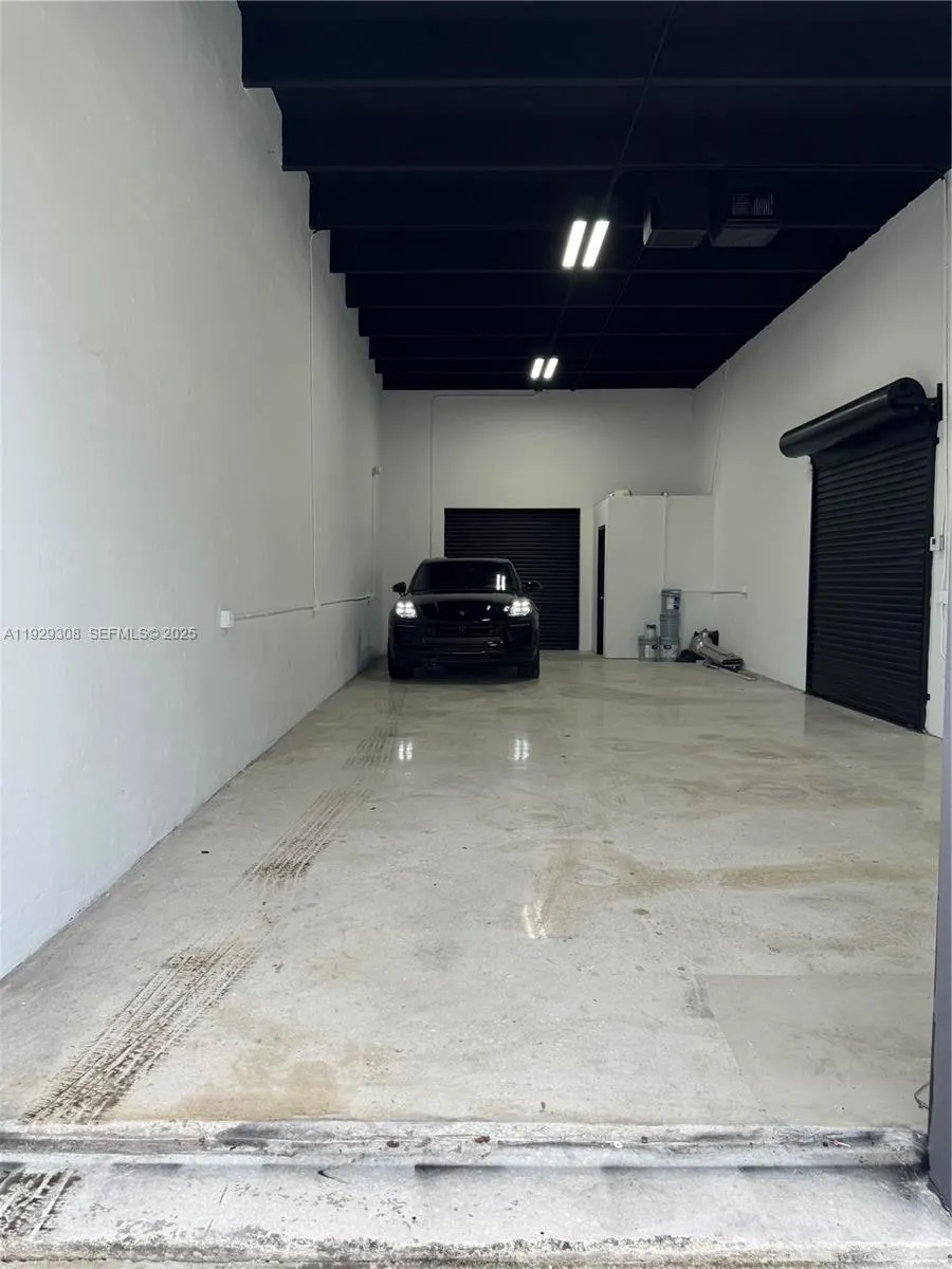 670 NW 23rd St, Miami FL 33127