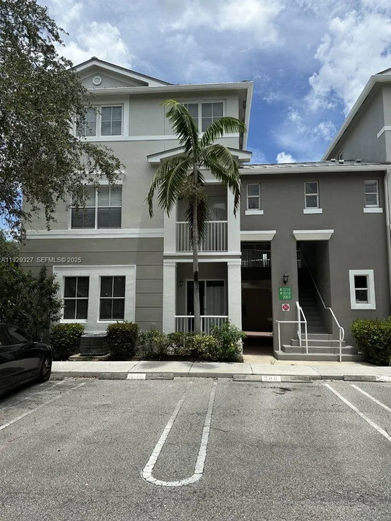 2 bedroom 2 bath for sale at 2016 Shoma Dr # 2016, Royal Palm Beach FL 33414