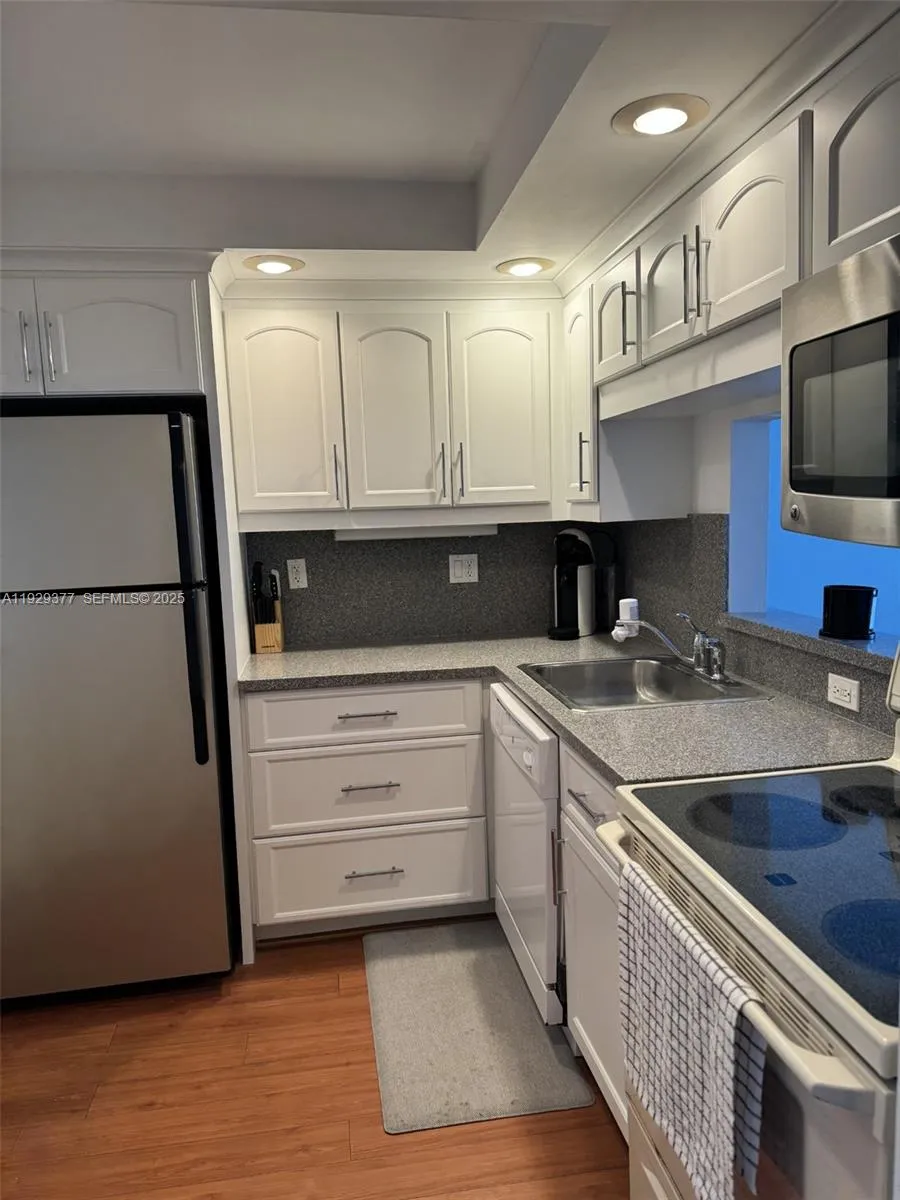 345 Ocean Dr # 414, Miami Beach FL 33139