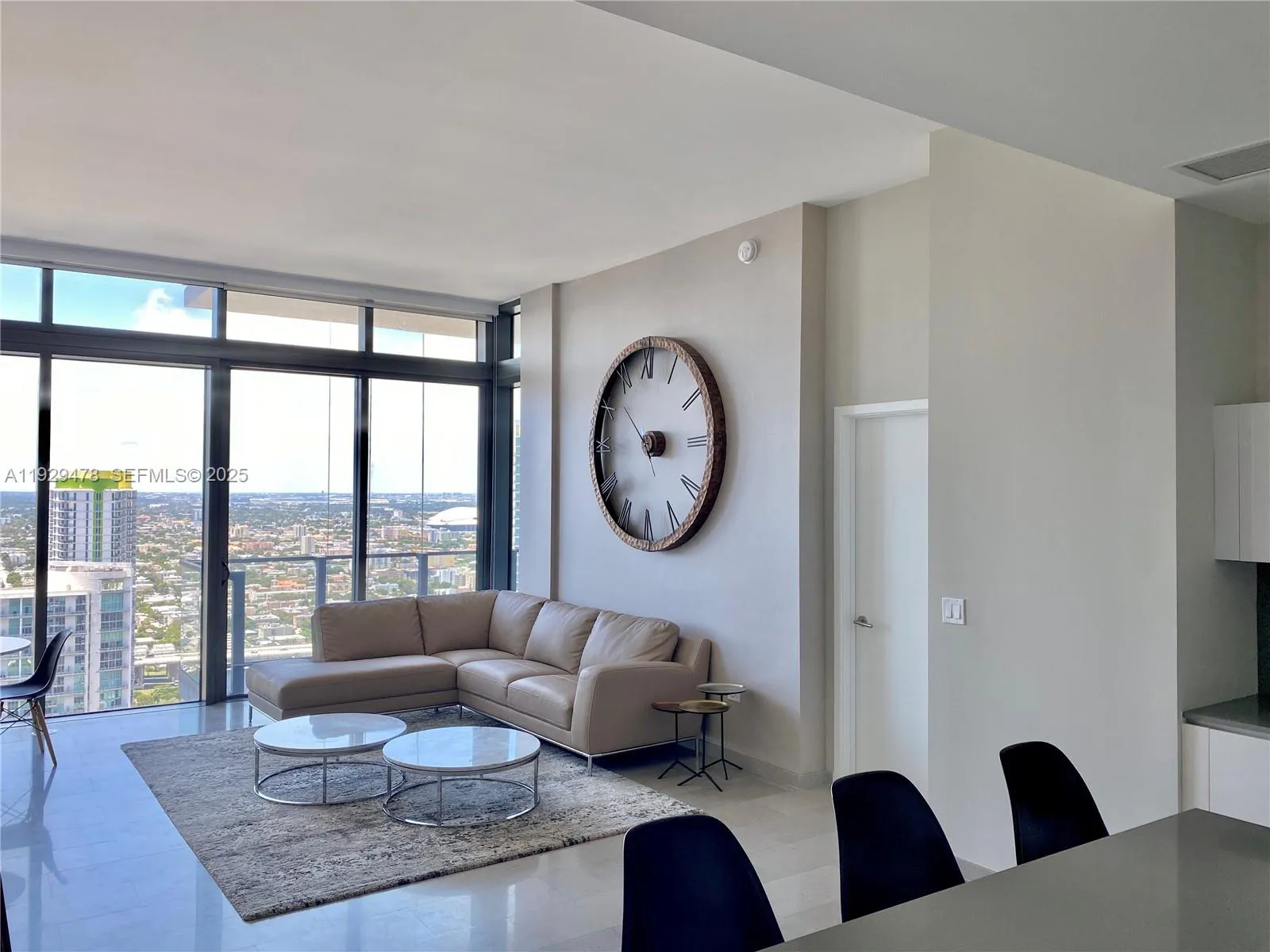1 bedroom 1 bath for sale at 68 SE 6th St # 4008, Miami FL 33131