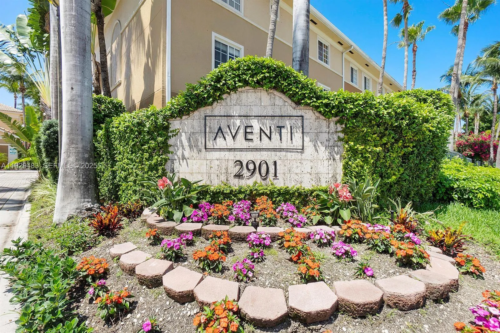 2861 NE 185th St # 302, Aventura FL 33180