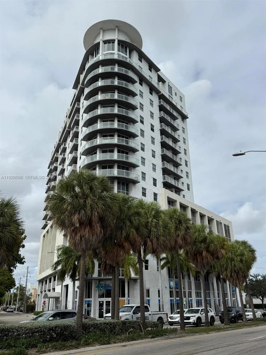 2 bedroom 2 bath for sale at 1 Glen Royal Pkwy # 1612, Miami FL 33125