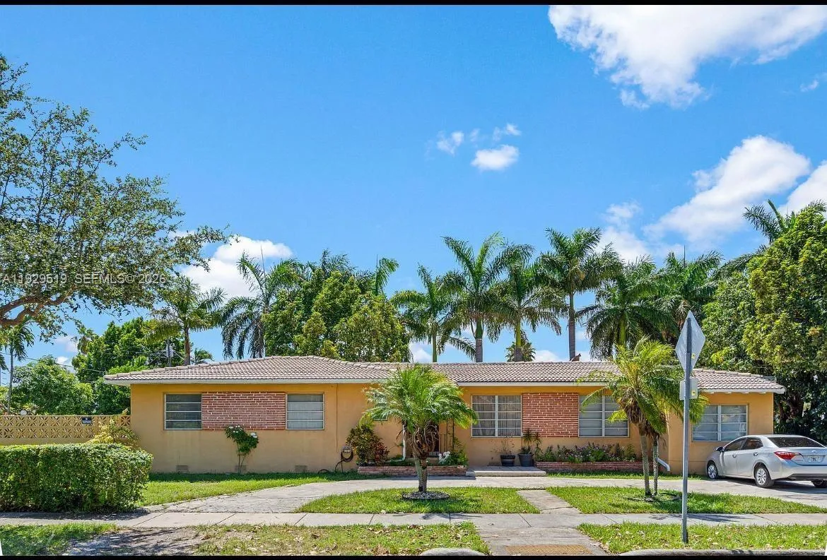 5 bedroom 4 bath for sale at 1400 SW 29th Ave, Miami FL 33145
