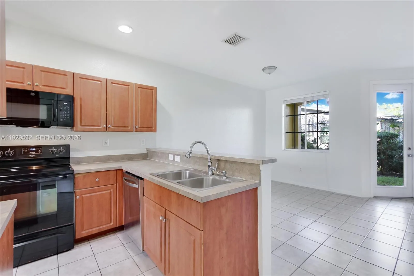 1935 SW 60th Ter, North Lauderdale FL 33068