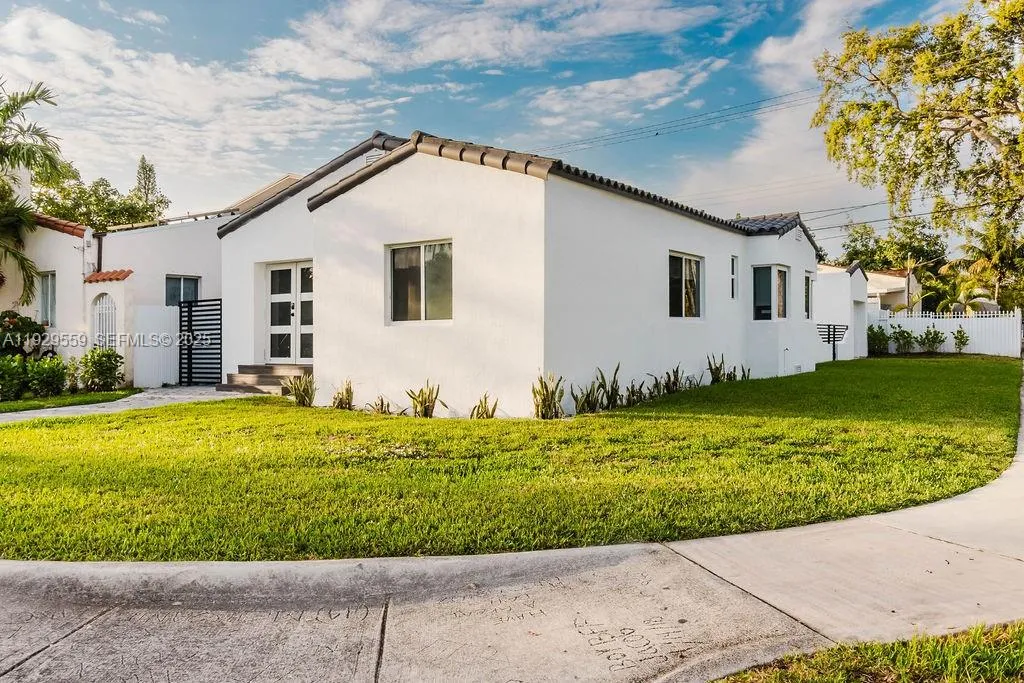 2101 SW 16th Ter, Miami FL 33145