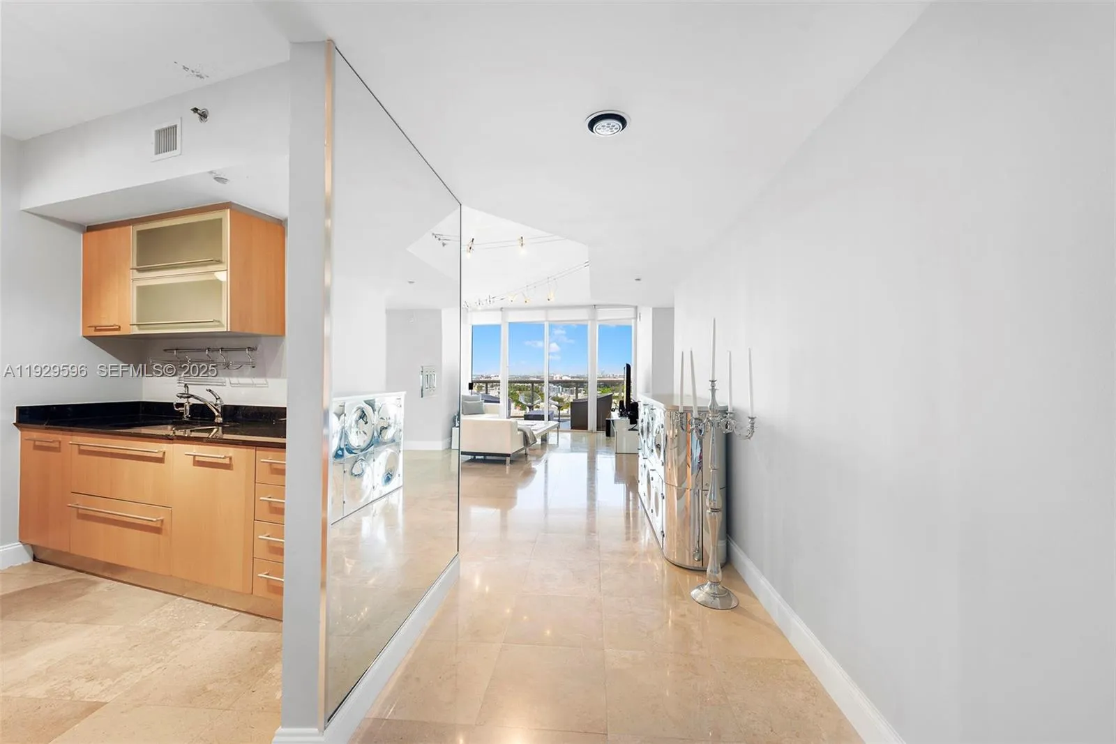400 Alton Rd # 1805, Miami Beach FL 33139