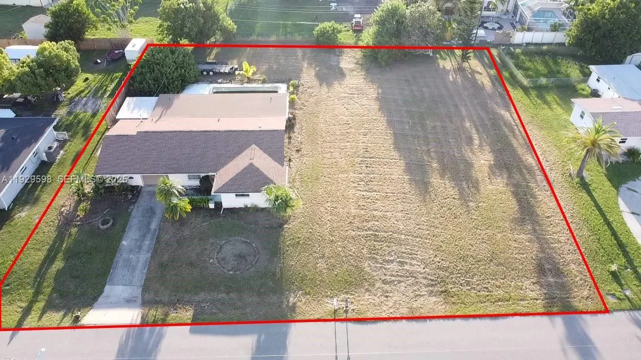 3 bedroom 3 bath for sale at 156 Francis Dr NE, Port Charlotte FL 333952