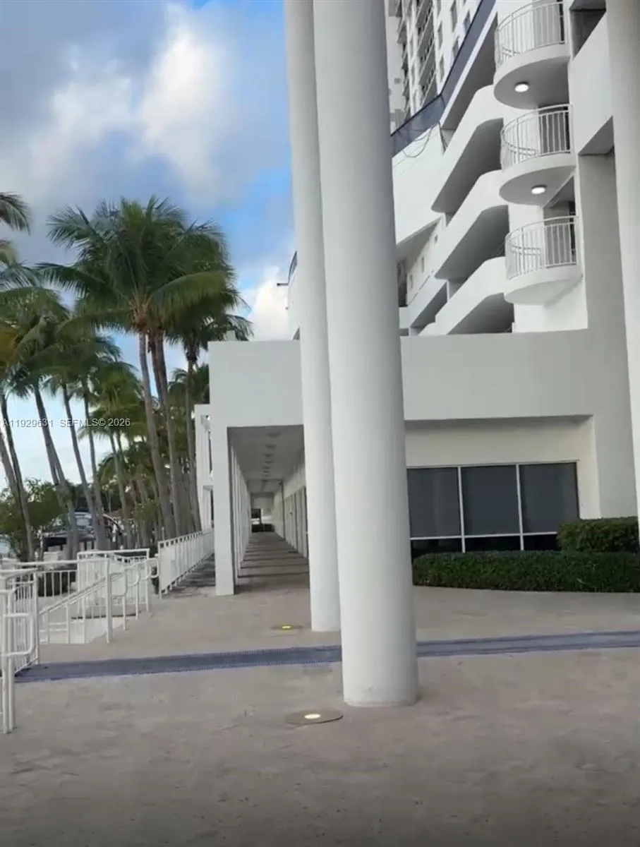 1800 Sunset Harbour Dr, Miami Beach FL 33139