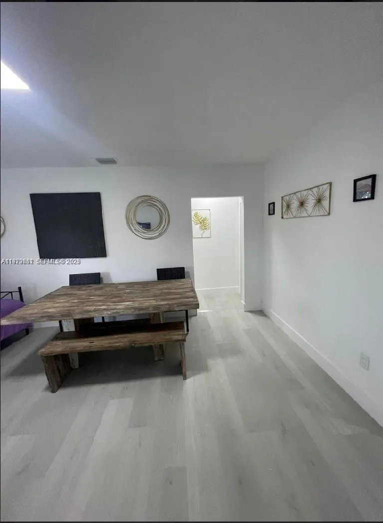 3085 NW 51st St, Miami FL 33142