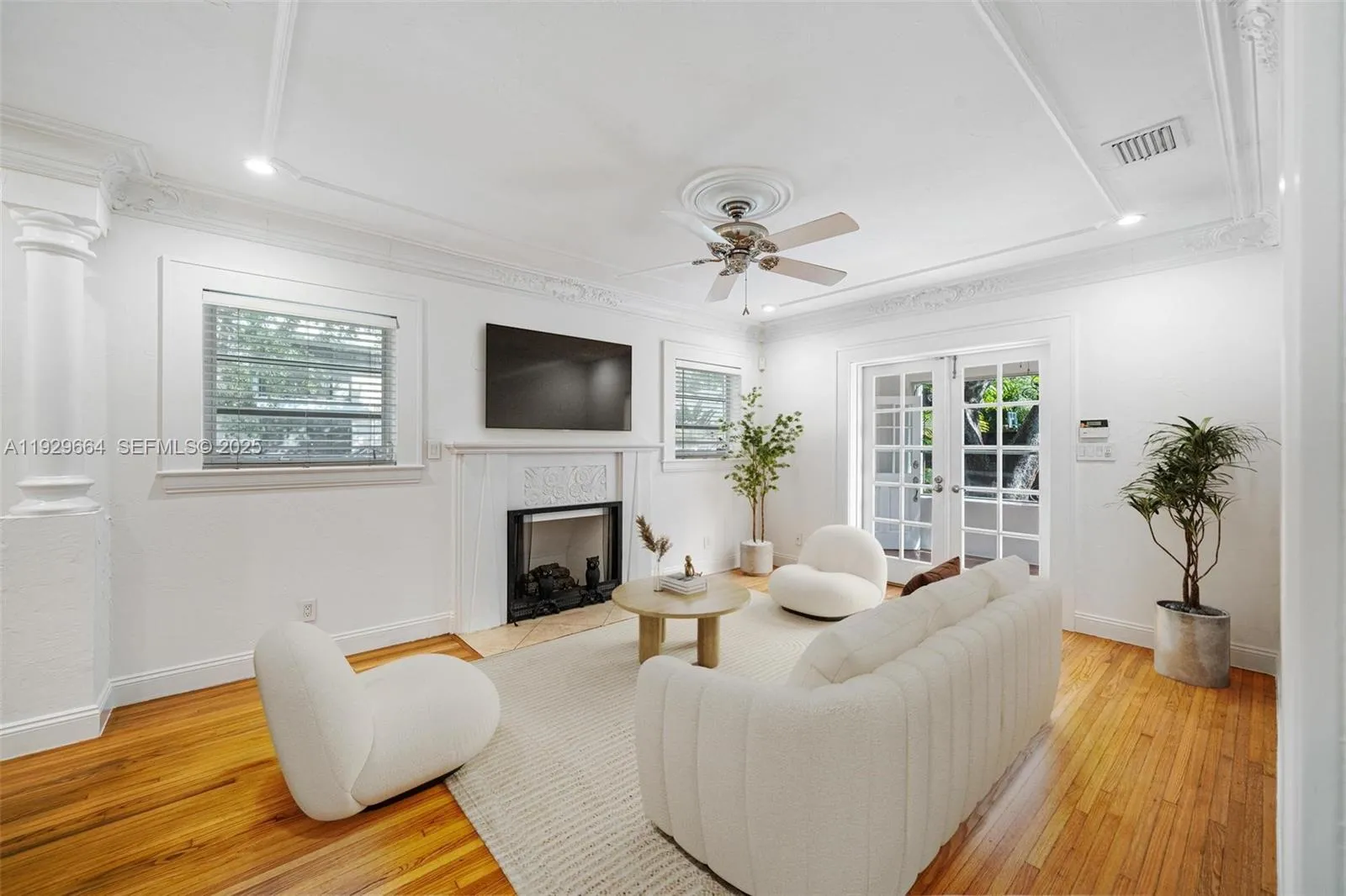 1790 Wa Kee Na Dr, Miami FL 33133