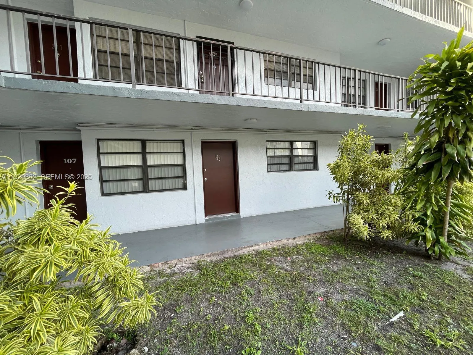 1335 W 68th St # 106, Hialeah FL 33014
