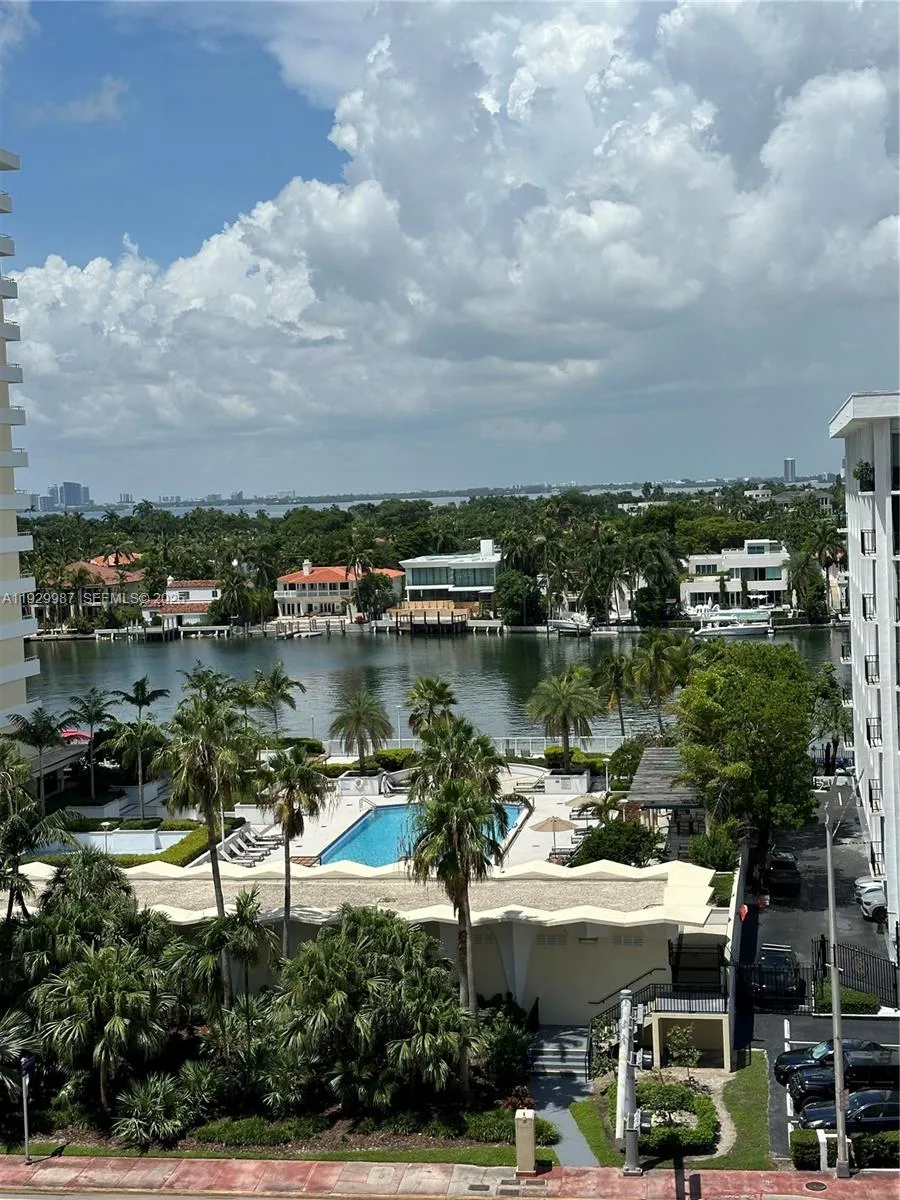 2 bedroom 2 bath for sale at 5601 Collins Ave # 622, Miami Beach FL 33140