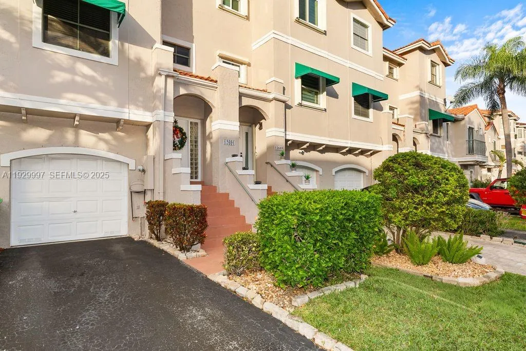 12691 NW 14th Pl, Sunrise FL 33323