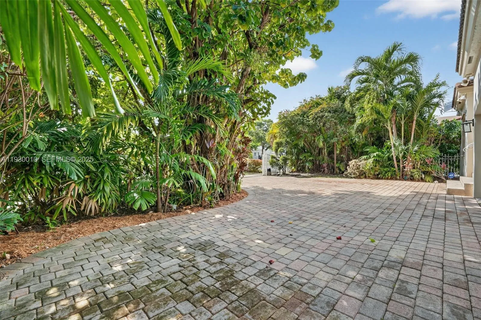 2913 SW 13th St, Miami FL 33145