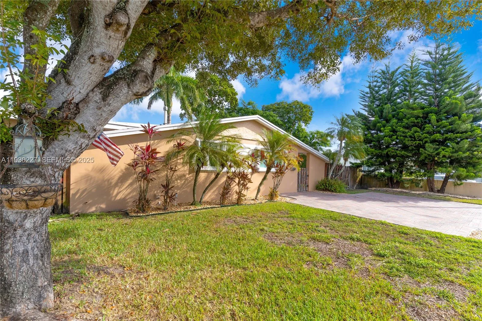 11051 SW 69th Dr, Miami FL 33173