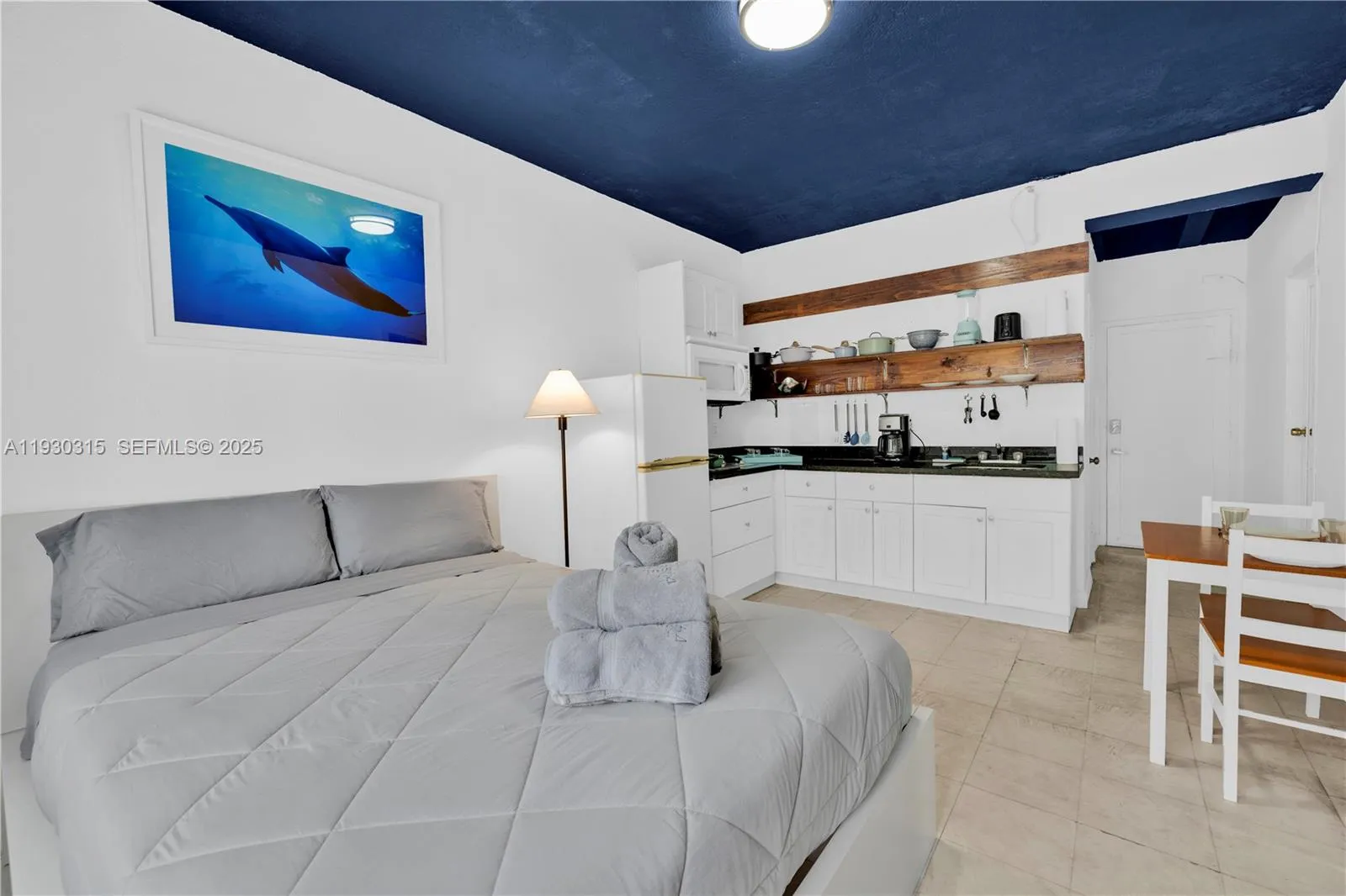 1 bath for sale at 255 W 24th St # 302, Miami Beach FL 33140