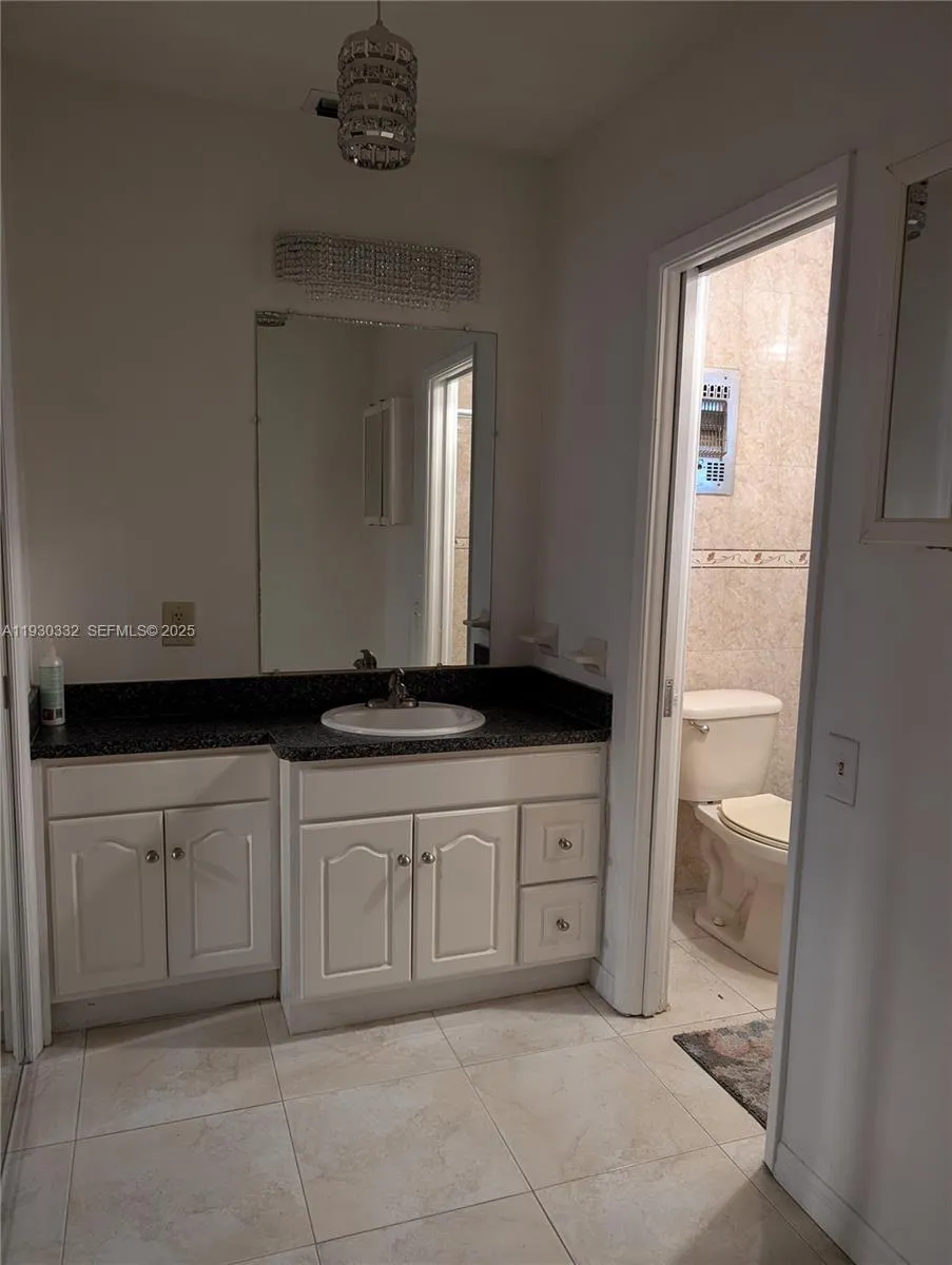 4550 NW 43rd St, Lauderdale Lakes FL 33319